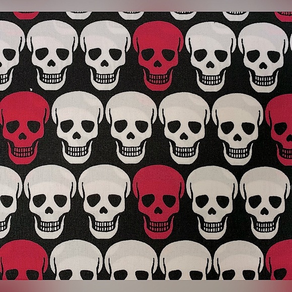 SALE - Betsey Johnson Pink Skulls Halloween Sheet Set - Full - Picture 3 of 4